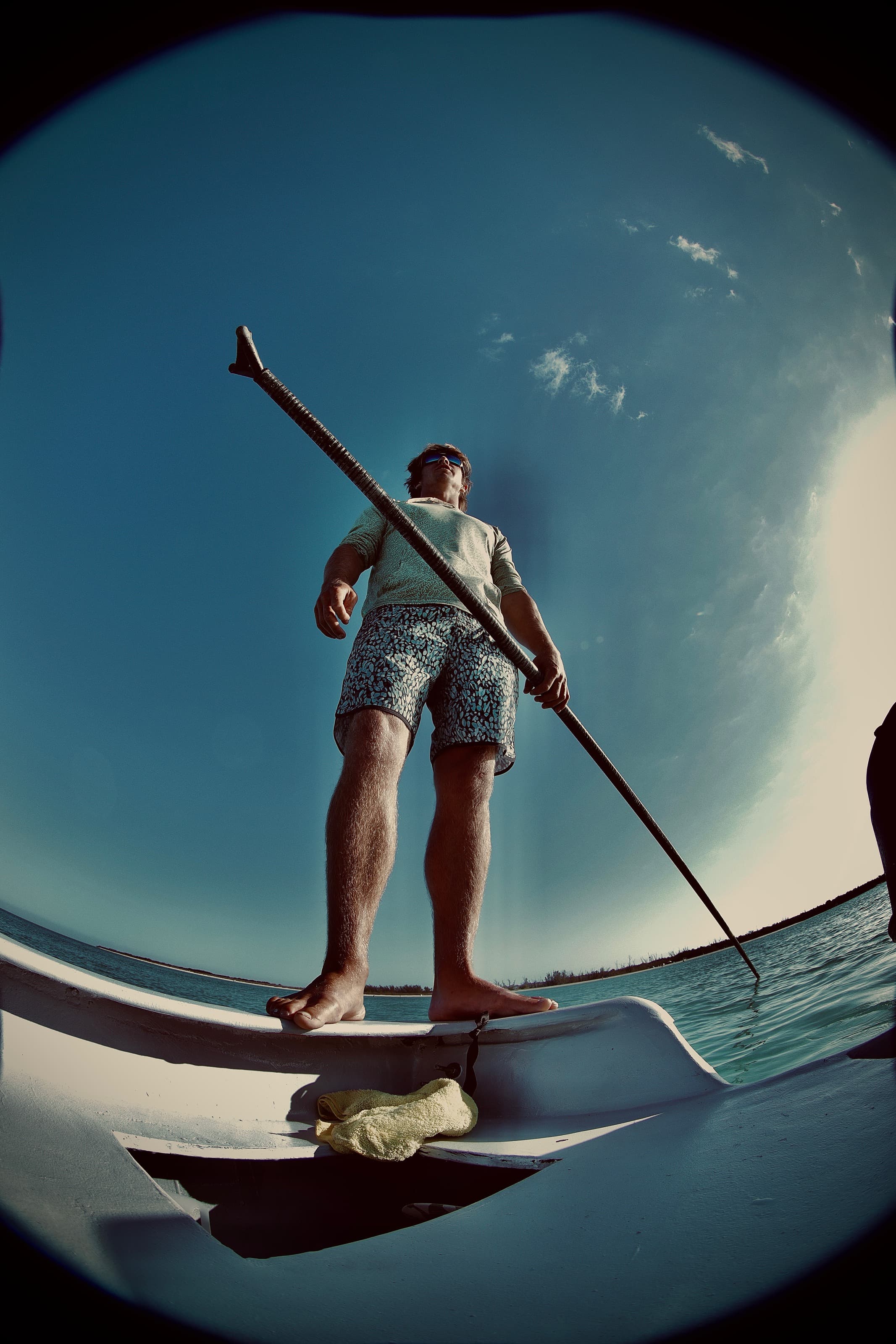 Bow paddle pose
